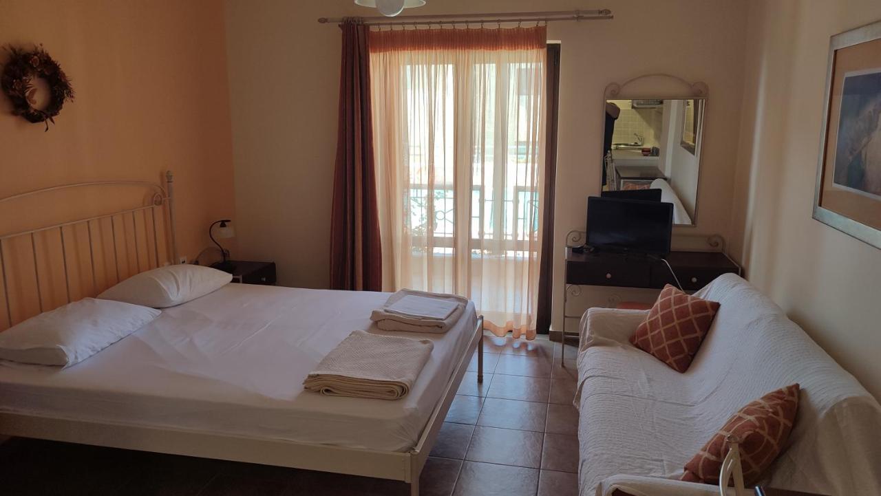 Guesthouse Michobeis Kamarina Екстер'єр фото