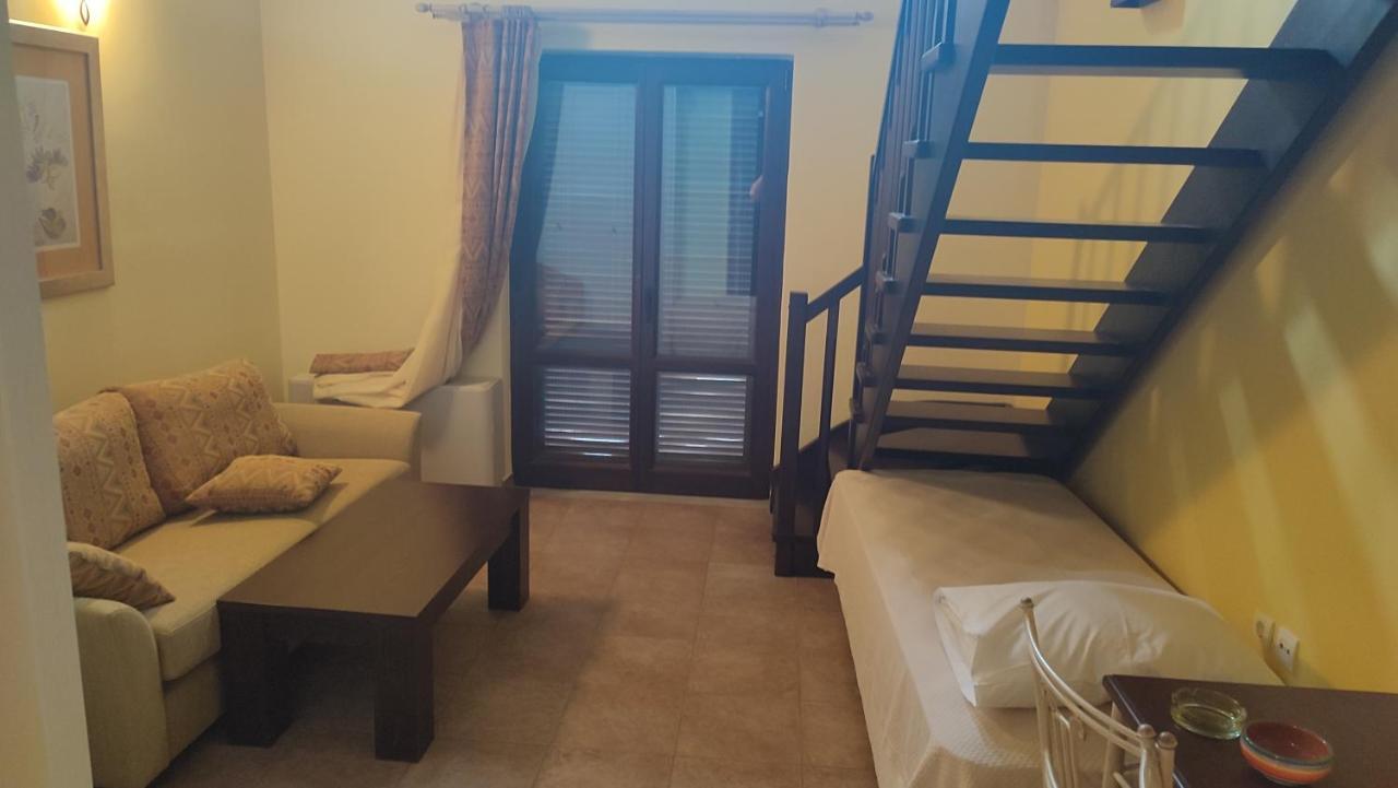 Guesthouse Michobeis Kamarina Екстер'єр фото